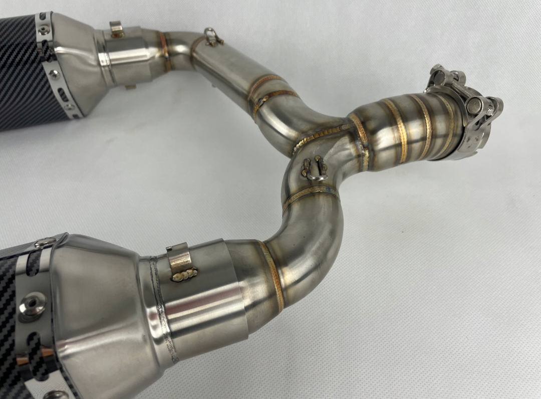 Suzuki GSR 600 2006-2011 exhaust AKR