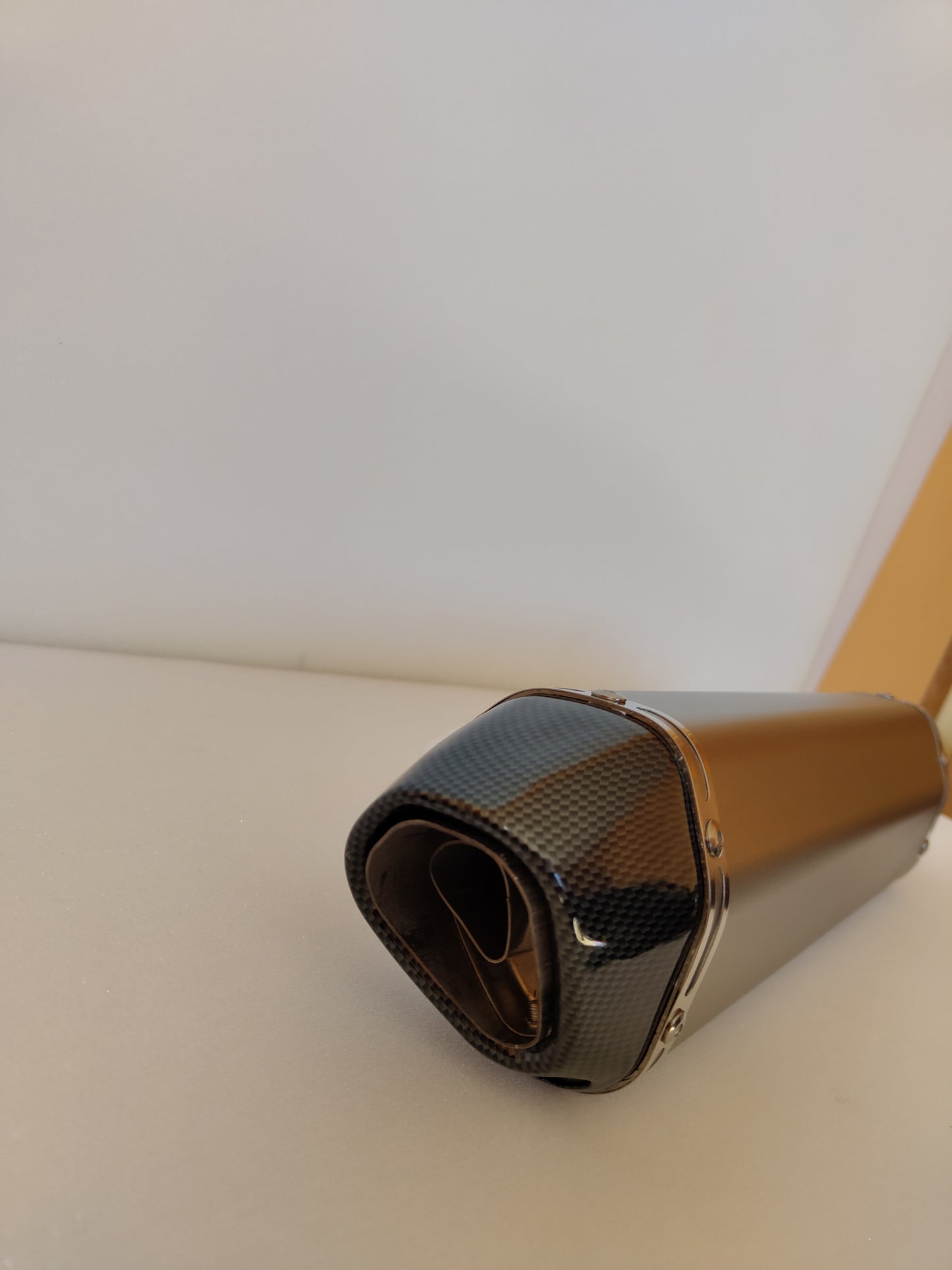 duslintuvas CFMOTO keturračiui su įmontuotu garso slopintuvu (dB killer). Akrapovic stiliaus