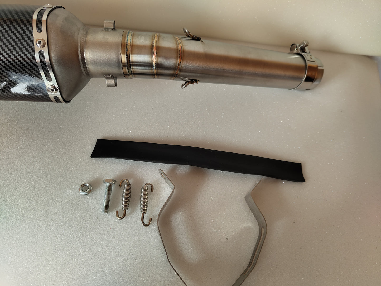 Yamaha R6 AKR exhaust with removable db killer – adjustable sound level for street or track use.