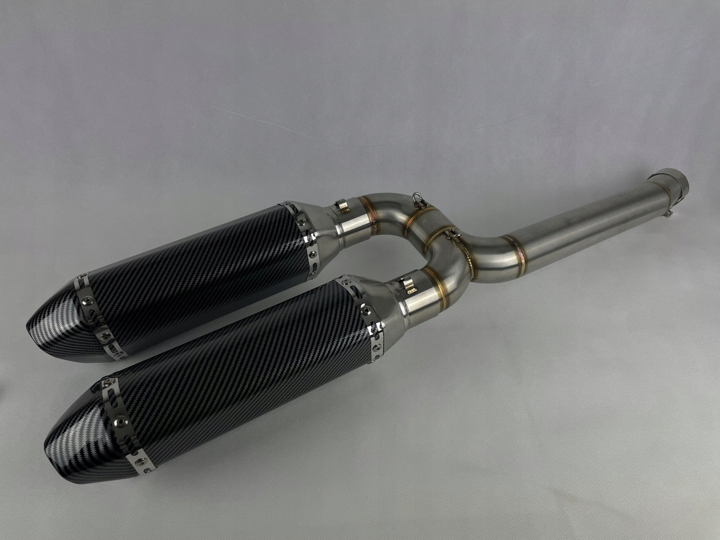 Yamaha FZ6 S1/S2, FZ6N, FZ6S, FZ6 Fazer sporty exhaust, perfect fit for 2004-2010 models. Carbon fiber look mufflers and linking pipe